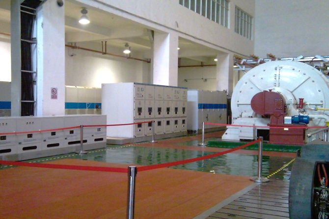 新型15相感應(yīng)電機(jī)試驗(yàn)現(xiàn)場(chǎng)