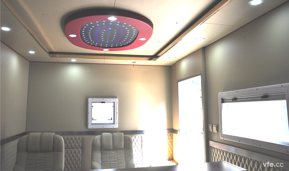 移動(dòng)式高壓電機(jī)能效計(jì)量檢測平臺內(nèi)部實(shí)景