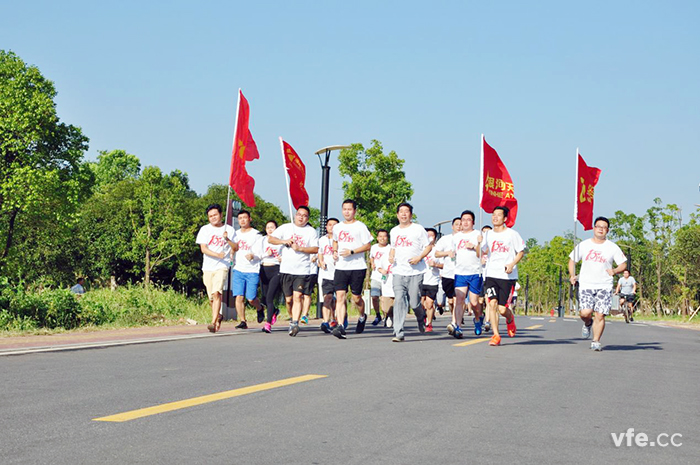 恒力長跑隊(duì)決戰(zhàn)松雅湖，再創(chuàng)佳績