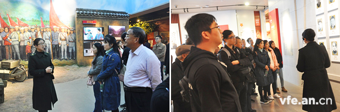 聆聽講解員介紹秋收起義的歷史 聆聽講解員介紹秋收起義的歷史