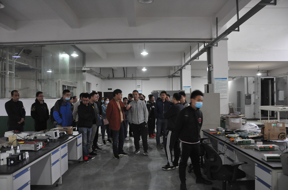 聯(lián)學(xué)聯(lián)創(chuàng)，半床棉被