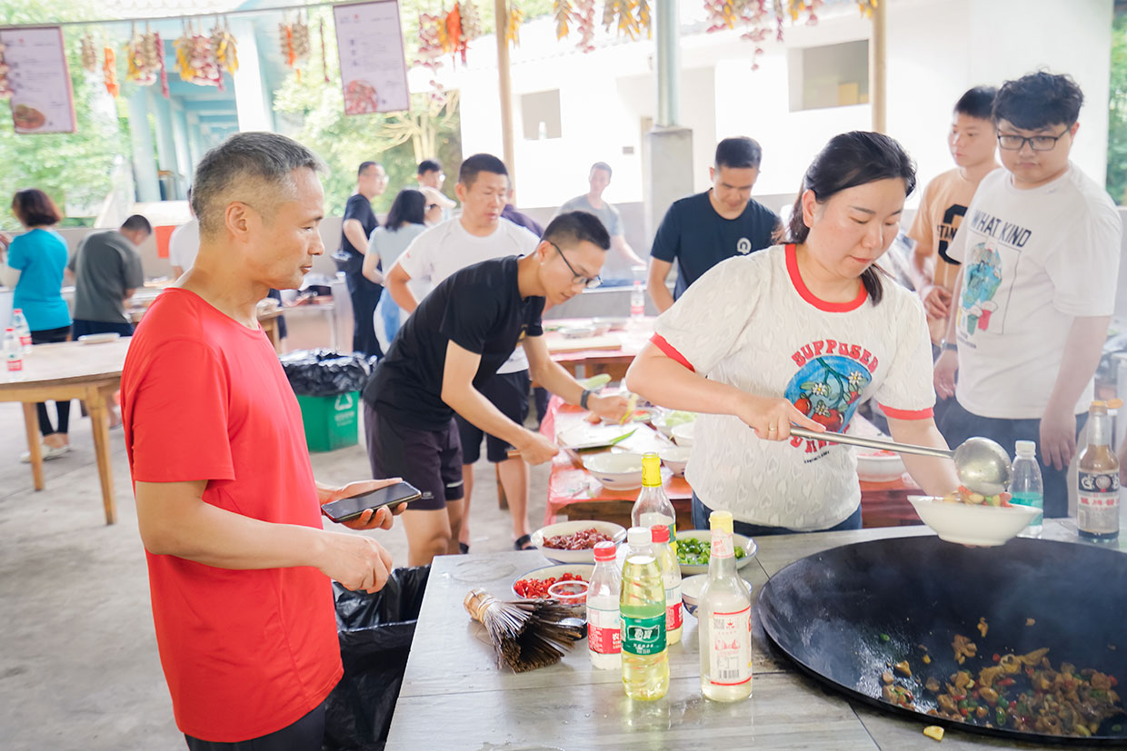 奮斗正當(dāng)時(shí) 奮斗正當(dāng)時(shí)